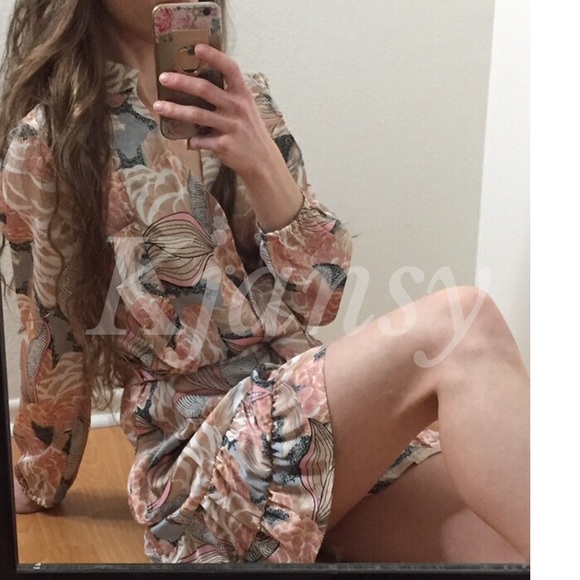 LAST ONE!!! 5⭐️ ANJALIE Floral Mini Dress - Picture 8 of 8